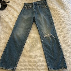 Gap medium wash cheeky straight jeans size 4/27 only worn once!
